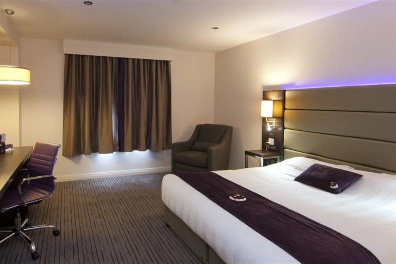 Premier Inn Glasgow East Kilbride - Peel Park Εξωτερικό φωτογραφία